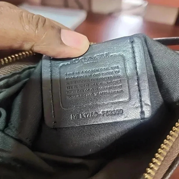 Coach North South Crossbody Bag Signature Brown Black – Authentic - Picture 3 of 9